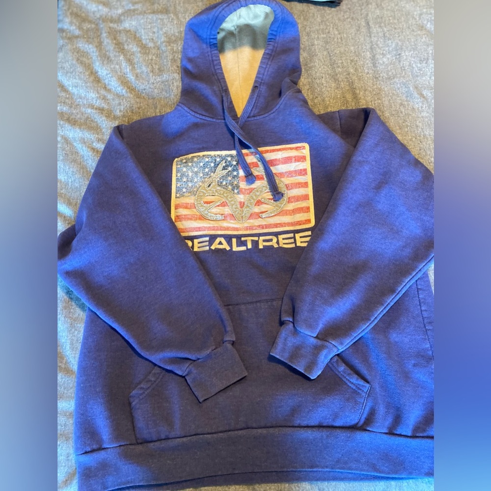 Real tree by Buckhorn River Flag stitched logo Hoodie, Navy size XL